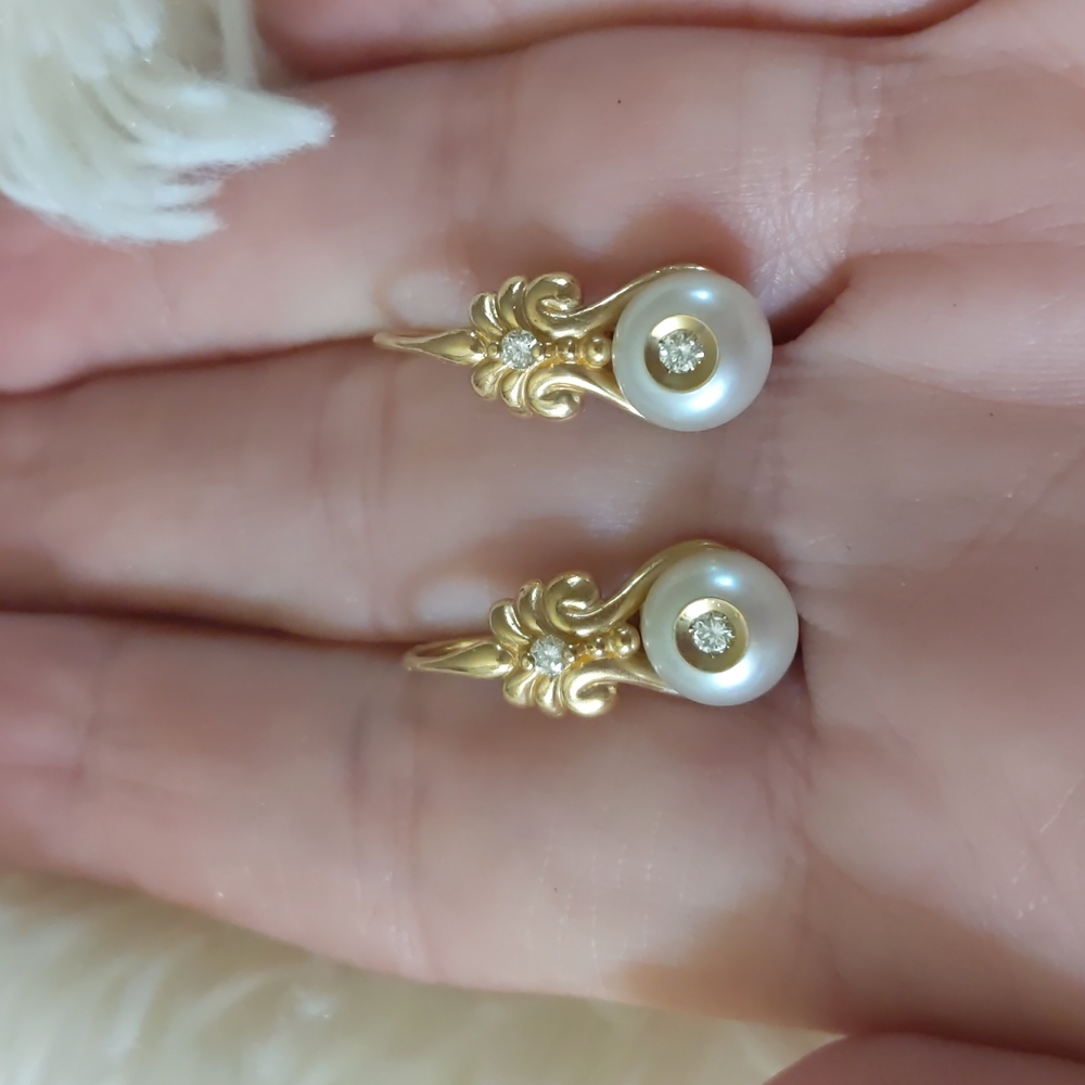 Galatea Earrings - Picture 4 of 8